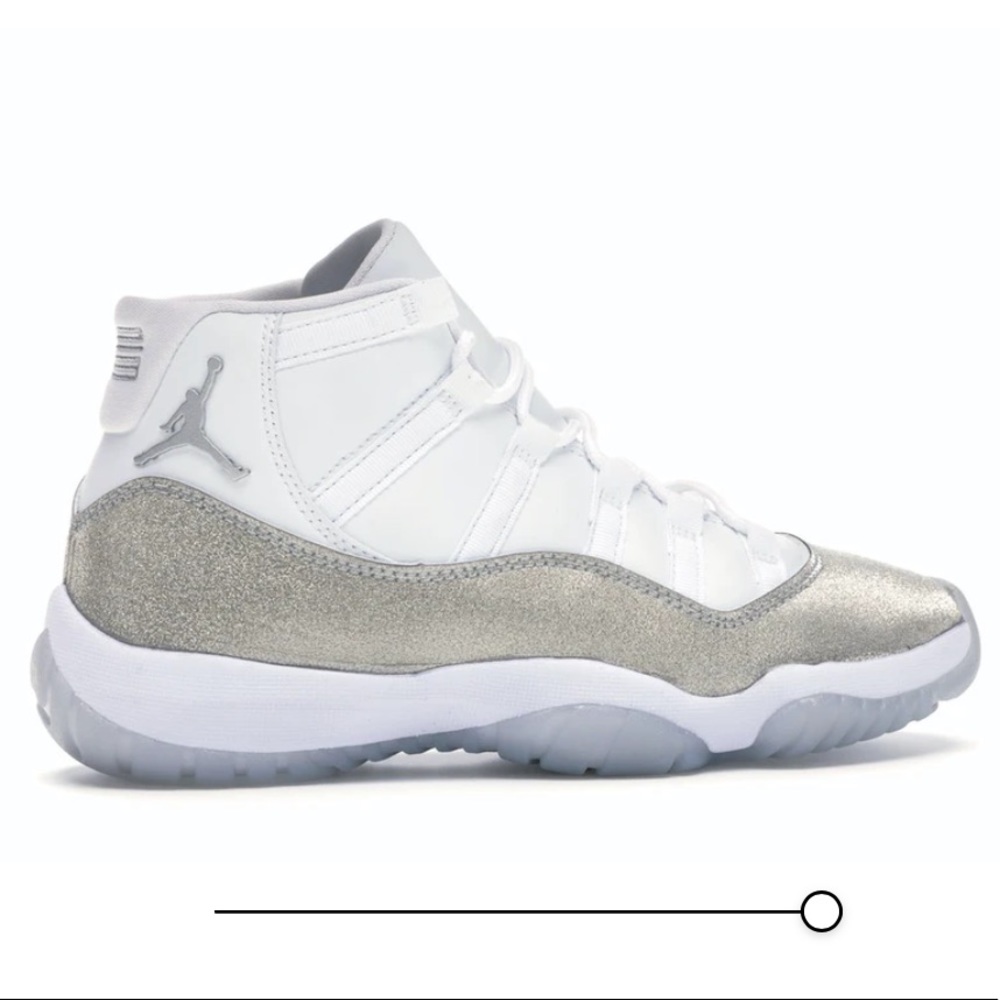 Jordan 11’s Reto Grey Glitter